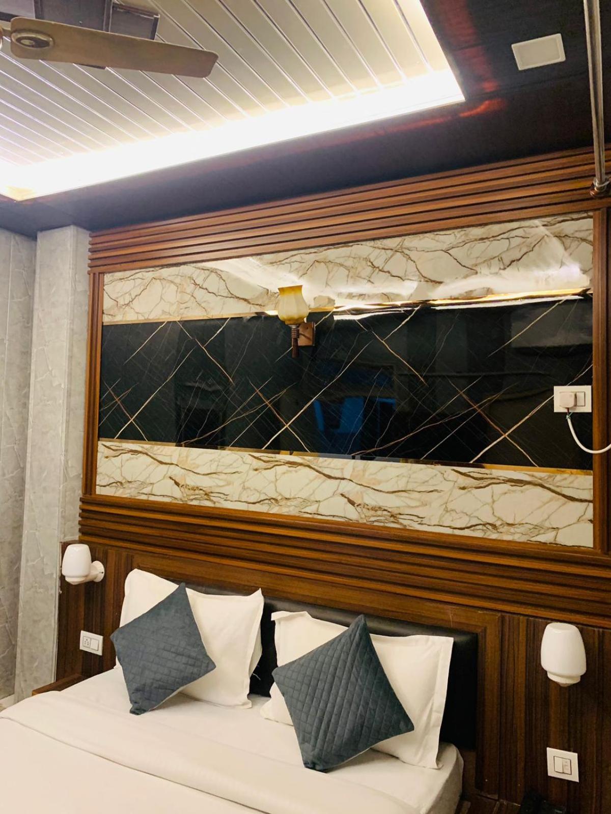 The For U - A Luxury Stay Rishīkesh Buitenkant foto